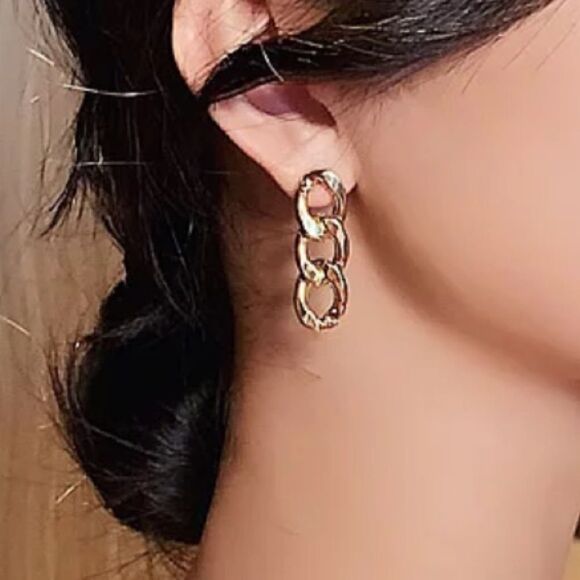 #32 Gold Chain Link Drop Earrings - Picture 3 of 5